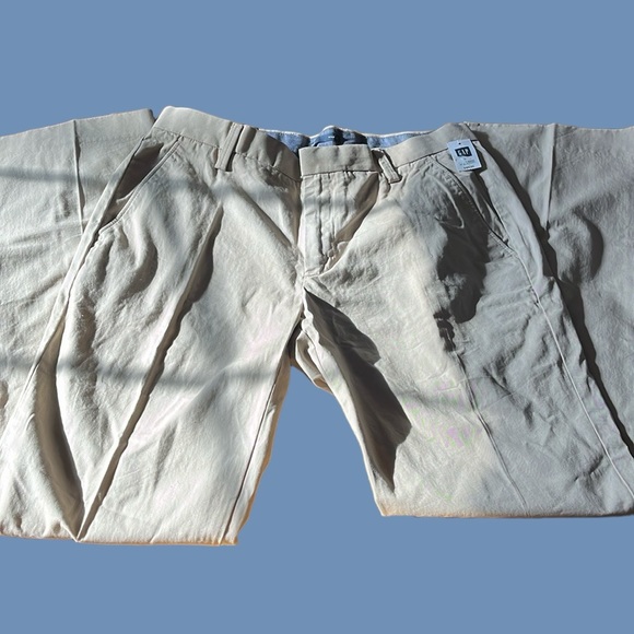 GAP Straight Fit Khakis - Size 31” X 32” - Picture 3 of 6